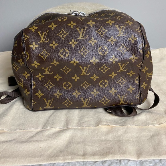 Louis Vuitton Marc Newson Sherling Fleece Backpac - Picture 7 of 16